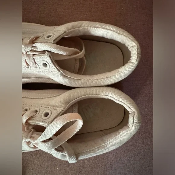 Classic Pink Van - Picture 7 of 7